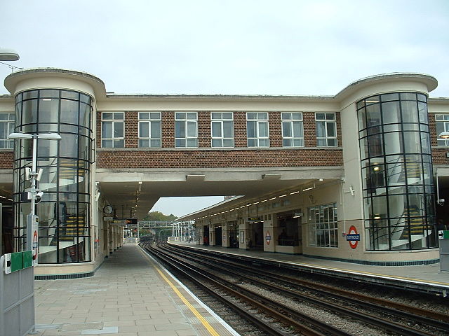 Finchley-Station_enWikipedia
